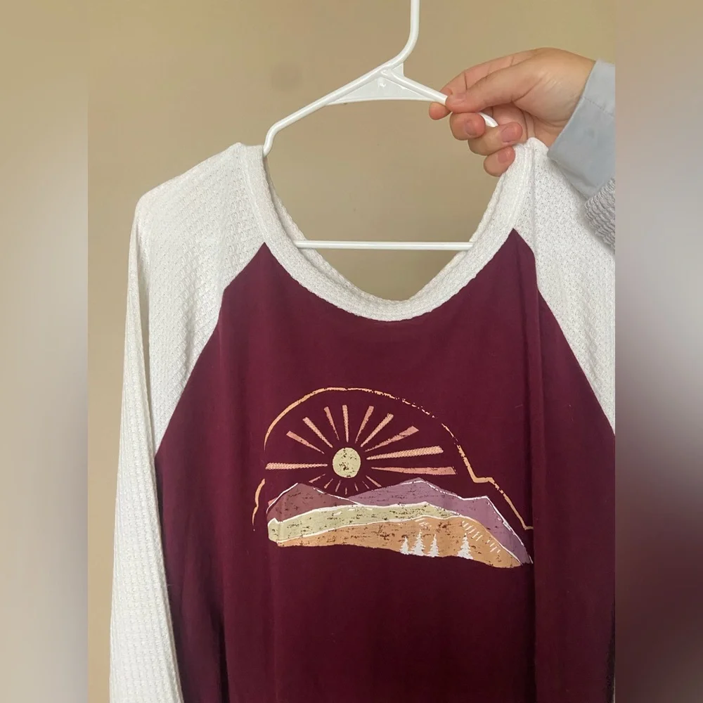 SONOMA Women's Burgundy and White Graphic Top - Picture 2 of 5